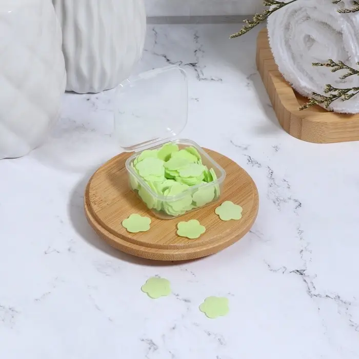 Мыло листовое, в пластинах, 72 (± 2) шт., в футляре, зелёное