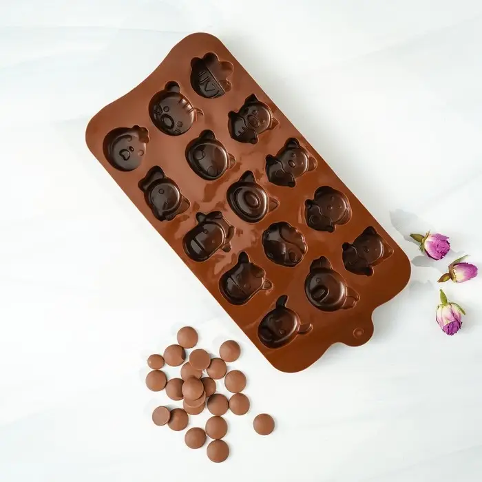 Форма для конфет и шоколада Доляна &laquo;Животные. Любовь&raquo;, силикон, 20.6&times;10.5&times;1.4 см, 15 ячеек, коричневая