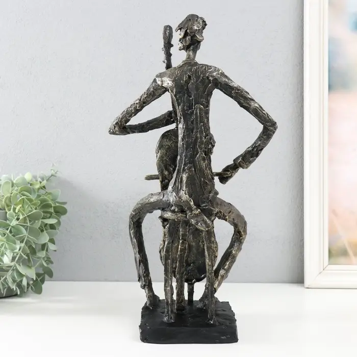 Фигурка полистоун &laquo;Виолончелист&raquo; под металл, 18.8&times;14&times;35.8 см