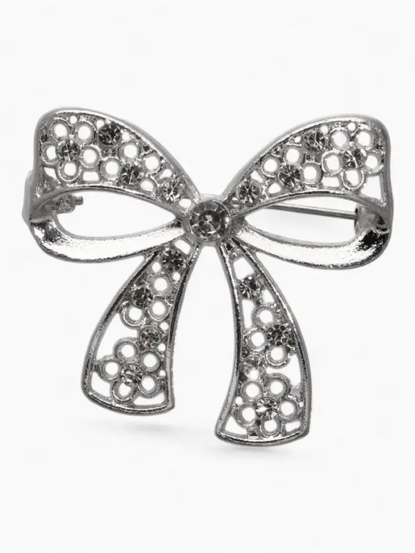 Брошь &laquo;Бант&raquo;, белая в серебре