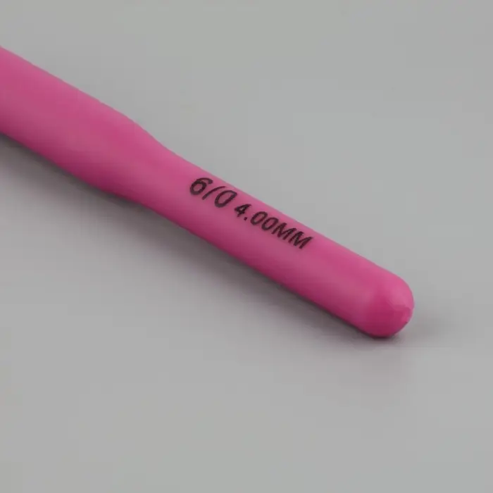 Крючок для вязания, с пластиковой ручкой, d=4 мм, 14 см, фиолетовый