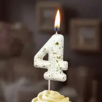 Свеча в торт "Белые брызги", цифра "4"