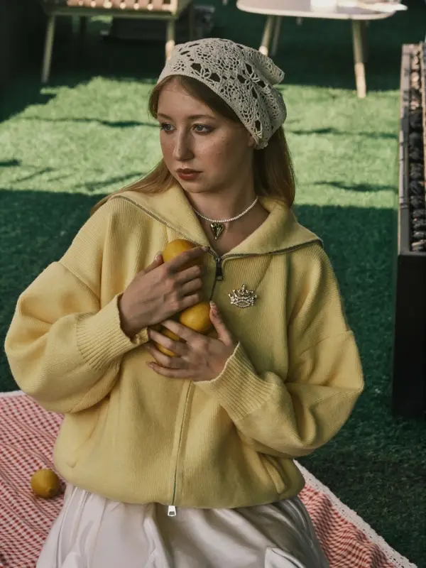 Брошь &laquo;Корона&raquo;, белая в золоте