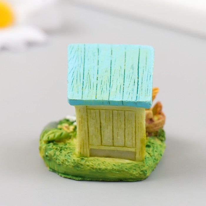 Фигурка для флорариума полистоун  Фигурка для флорариума полистоун "Курочка у курятника" МИКС 4х4х3,7 см