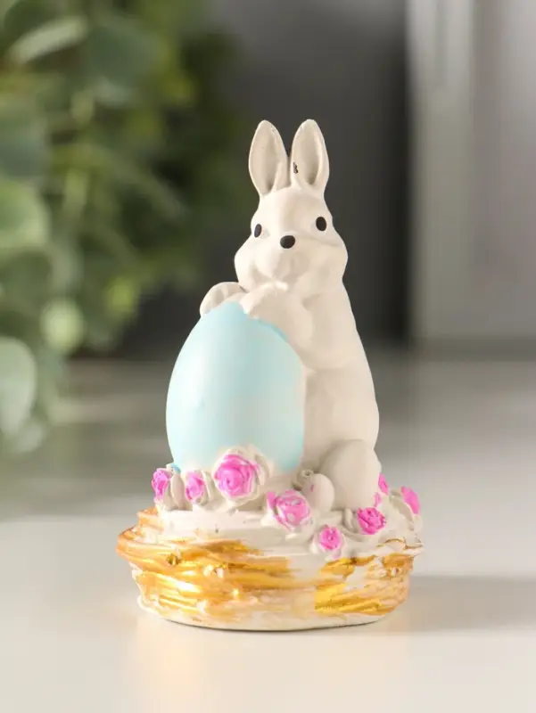 Статуэтка "Заяц с яйцом пасхальный"  8х4 см