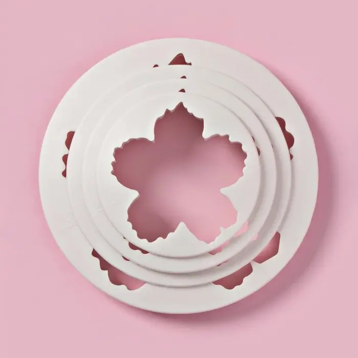 Формы для вырезания теста и мастики Доляна &laquo;Пионы&raquo;, набор 4 шт.: d=8.5/10 /11.5/14.5 см, пластик, белые