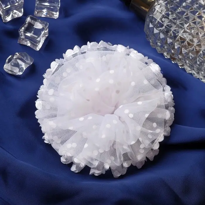 Резинка для волос бант «Школьница», нежность горошек, d=11 см, белая