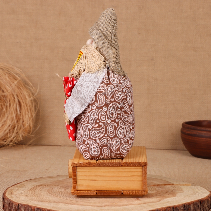 Домовой Домовой "Афанасий с мешком", на сундуке, 28х15х12 см