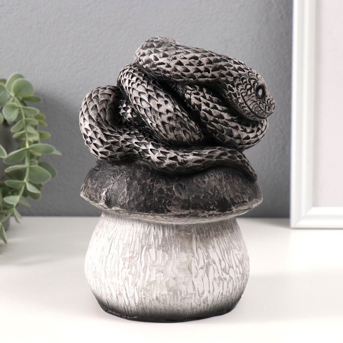 Новогодняя копилка  Новогодняя копилка "Змейка на грибе"  12х11х18 см