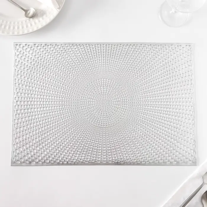 Салфетки сервировочные на стол Доляна &laquo;Ультра&raquo;, 45&times;30 см, 4 шт., серебряные