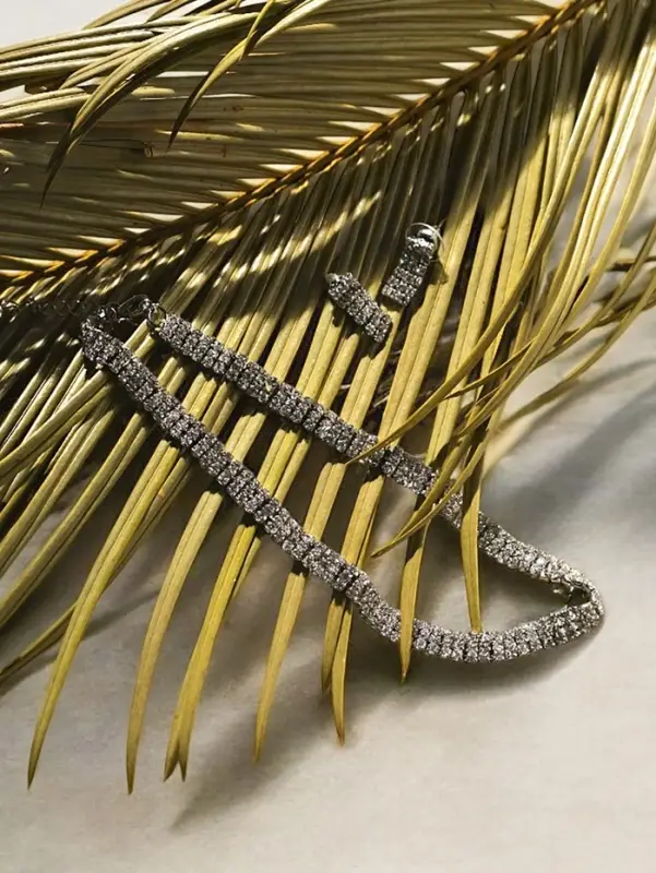 Набор 2 предмета: серьги, чокер &laquo;Лёд&raquo;, три ряда, белый в серебре, 30 см