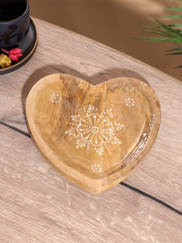 Блюдо в форме сердца «Пряник», дерево манго, 20.5×20×2.3 см Блюдо в форме сердца «Пряник», дерево манго, 20.5×20×2.3 см