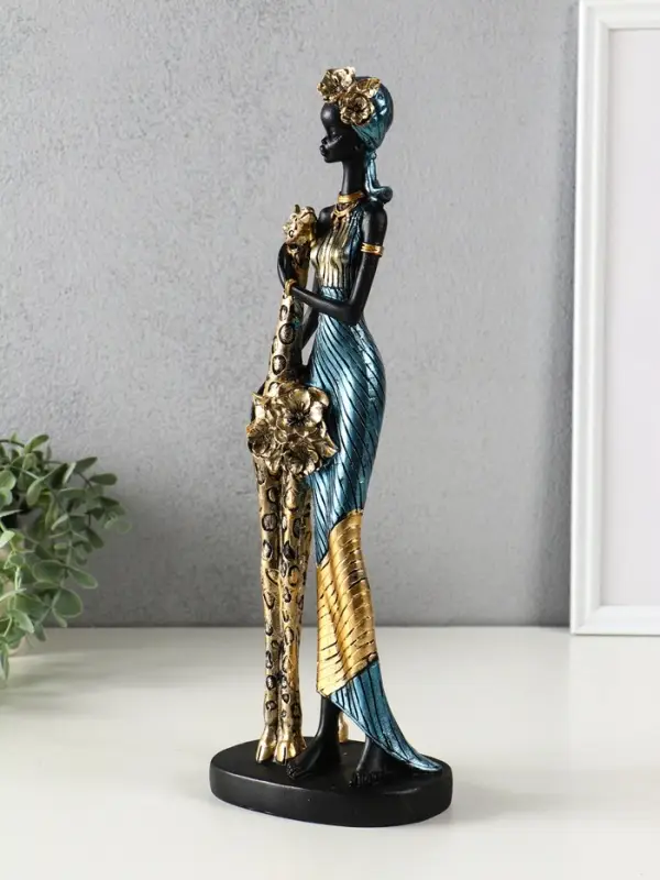 Сувенир полистоун "Африканка в платье с жирафом" бензиновый синий 13х9,5х40 см