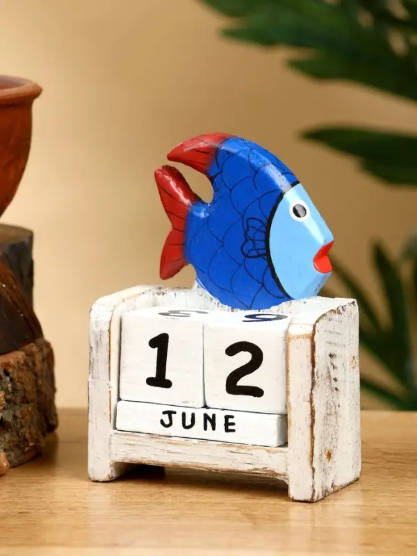 Календарь настольный «Рыбка», 7×4×10 см, дерево, сине-белый Календарь настольный «Рыбка», 7×4×10 см, дерево, сине-белый