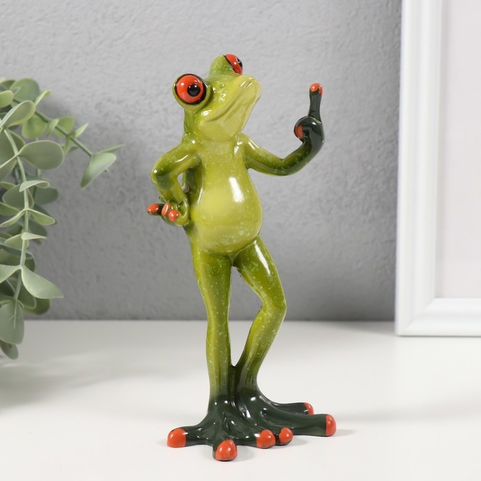 Сувенир полистоун лак Сувенир полистоун лак "Лягуха показывает средний палец" 7,5х6,8х15,7 см