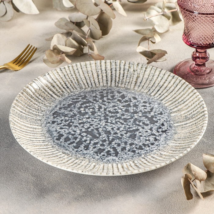 Тарелка обеденная Iris Blue, d=26 см Тарелка обеденная Iris Blue, d=26 см