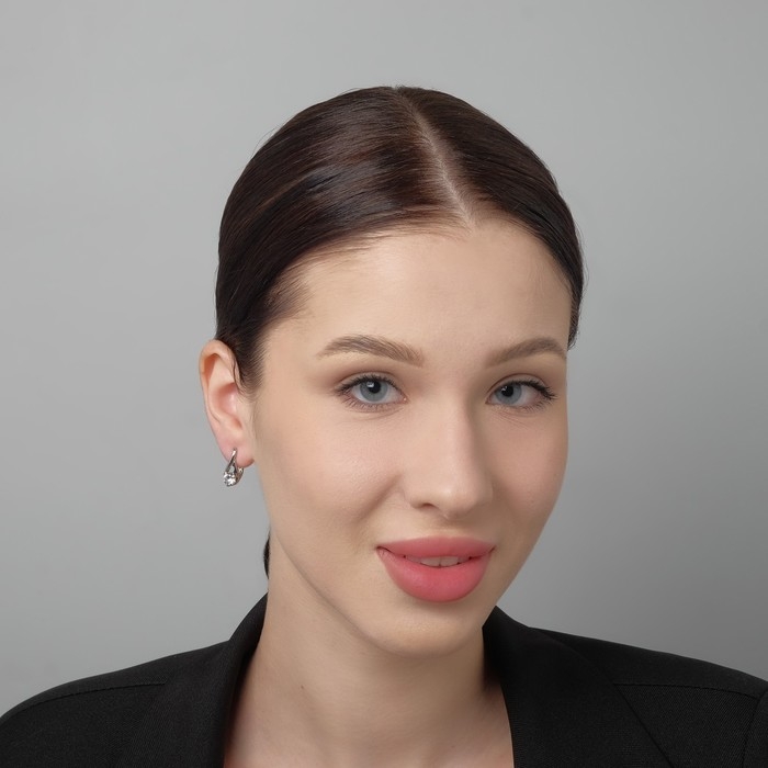 Серьги со стразами &laquo;Магия&raquo; бусинка в капле, цвет белый в серебре