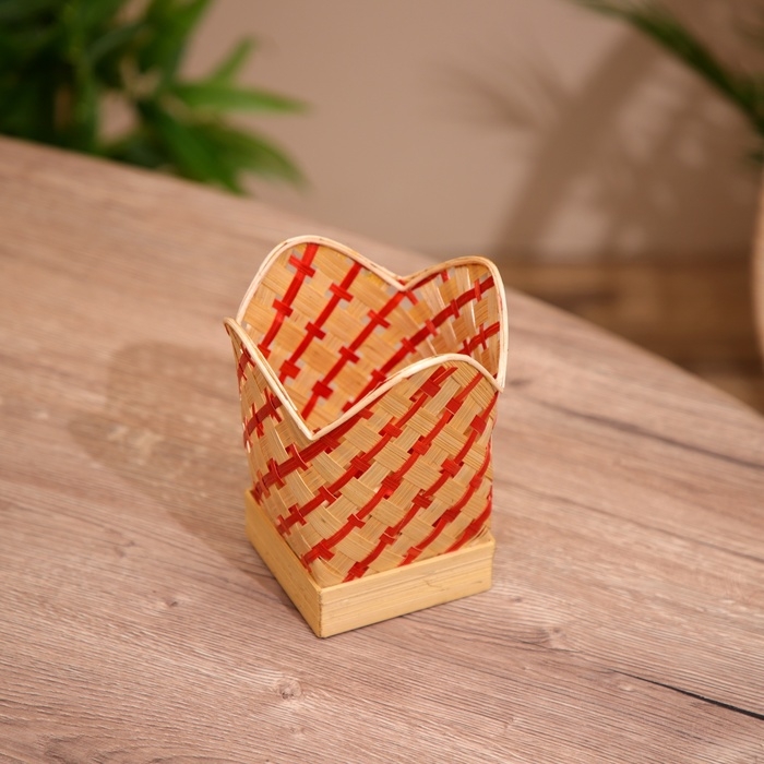 Салфетница плетёная, из бамбука 9х9х14 см Салфетница плетёная, из бамбука 9х9х14 см