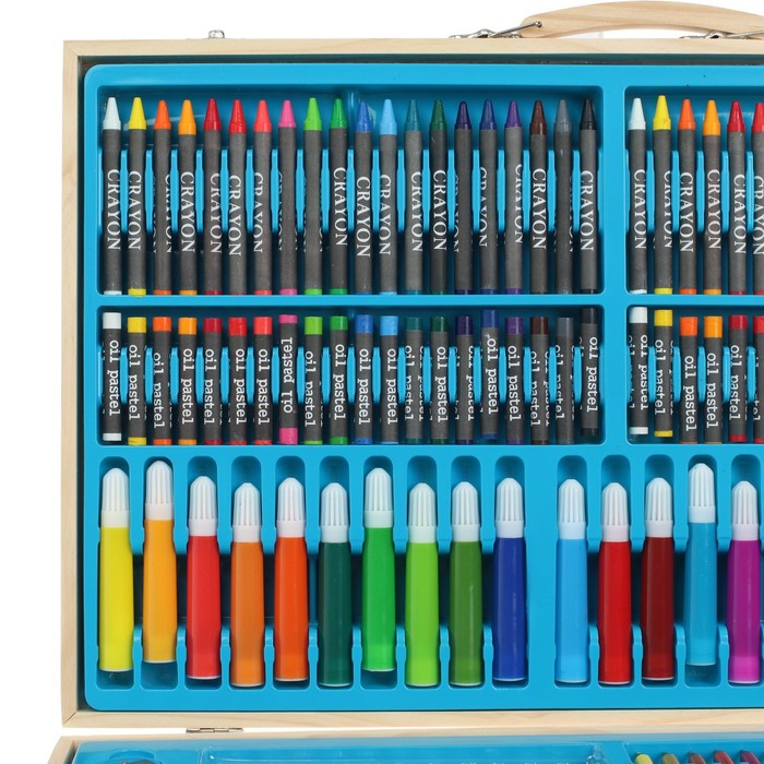 Набор для рисования в деревянном чемоданчике Набор для рисования в деревянном чемоданчике