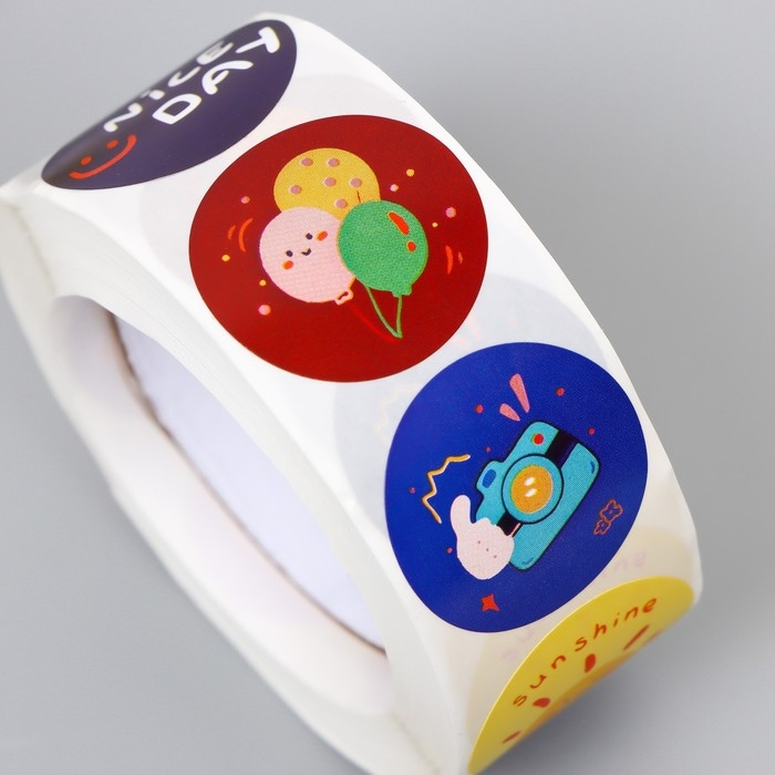 Наклейка бумага Наклейка бумага "Счастливые моменты" d=2,5 см 500 шт в рулоне 3х6,5х6,5 см