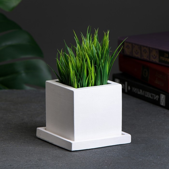 Фигурное кашпо  Фигурное кашпо "Куб с поддоном" белое 0 25 л/ 8х6х6см