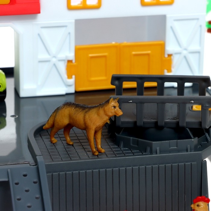 Парковка «Ферма», амбар, вольеры, транспорт, животные Парковка «Ферма», амбар, вольеры, транспорт, животные