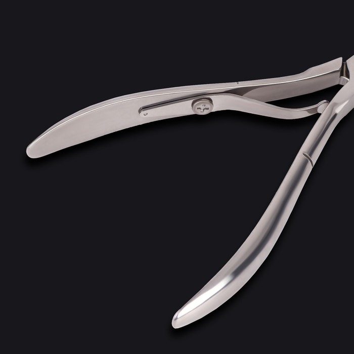 Кусачки маникюрные для кутикулы «Premium», 10,2 см, длина лезвия - 6 мм, на блистере, цвет серебристый Кусачки маникюрные для кутикулы «Premium», 10,2 см, длина лезвия - 6 мм, на блистере, цвет серебристый