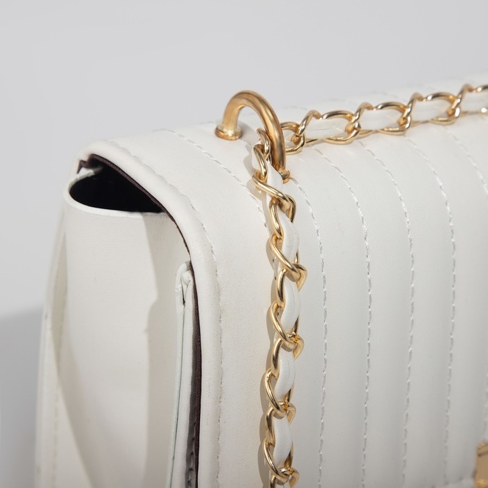 Сумка-мессенджер на клапане, цвет белый Сумка-мессенджер на клапане, цвет белый