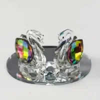 Фигурка стекло &laquo;Лебеди с бриллиантом&raquo;, зелёная голография, 9&times;6&times;5.5 см