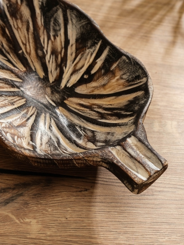 Блюдо Блюдо "Лист" дерево Джати, 35х18х6 см