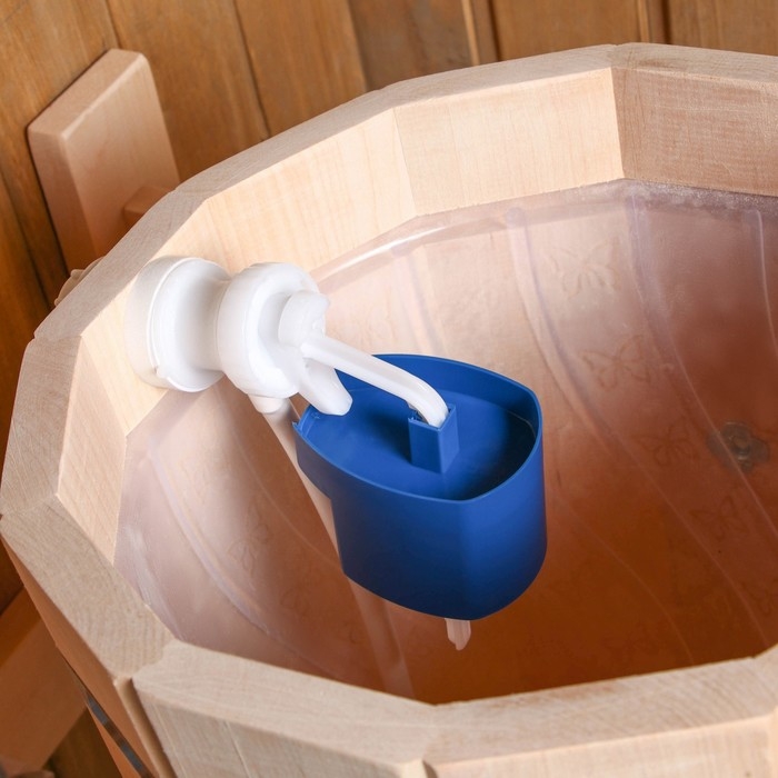 Обливное устройство из ольхи, 10 л, с пластиковой вставкой, с переливом Обливное устройство из ольхи, 10 л, с пластиковой вставкой, с переливом