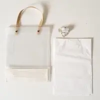 Подарочный пакет с бумагой тишью (2 листа) и гирляндой, 20 &times; 8 &times; 25 см