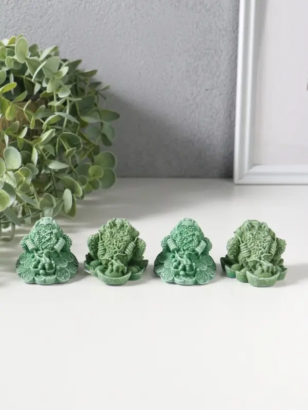 Сувенир полистоун "Денежная жаба на монетах со слитком" набор 4 шт зелёный 5х4,3х4 см