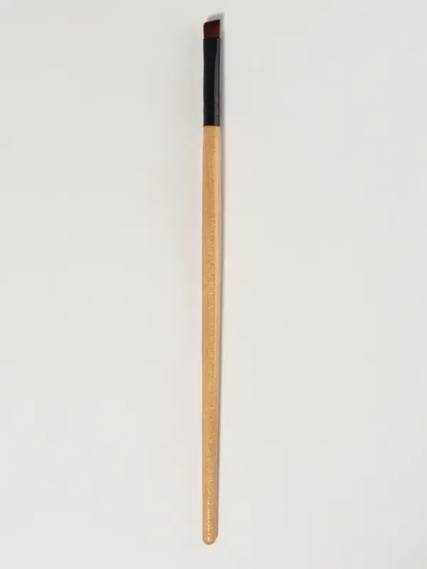 Кисть для макияжа, скошенная, 18 (± 1) см, бежевая Кисть для макияжа, скошенная, 18 (± 1) см, бежевая