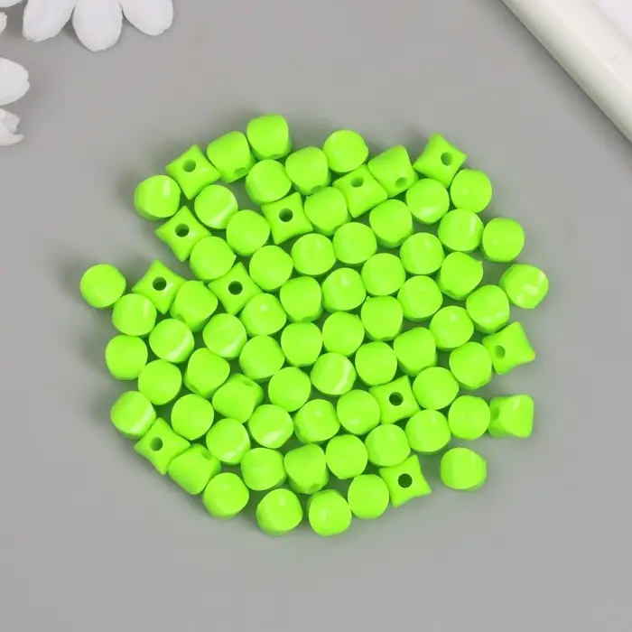 Бусины для творчества пластик "Кубик со сплющенными краями" салатовый набор 30 гр d=0,8 см