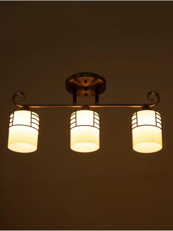 Люстра &laquo;Кипр&raquo; 3&times;40 Вт Е27 латунь/черный 52&times;26&times;26 см