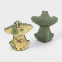Набор для специй Кунгурская керамика &laquo;Лягушки&raquo;, 2 предмета на подставке: солонка, перечница, зелёная