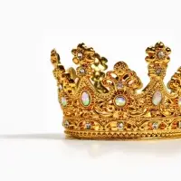 Топпер для торта &laquo;Корона&raquo;, с белыми стразами, 9&times;5.5 см, золотой
