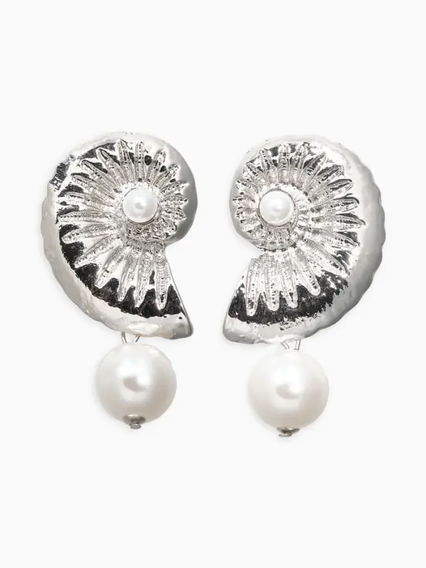 Серьги жемчуг &laquo;Ракушка&raquo;, белые в серебре