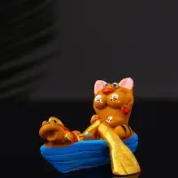 Фигурка полистоун &laquo;Кот в лодке с рыбкой&raquo;, 4.2&times;5.8&times;5.4 см