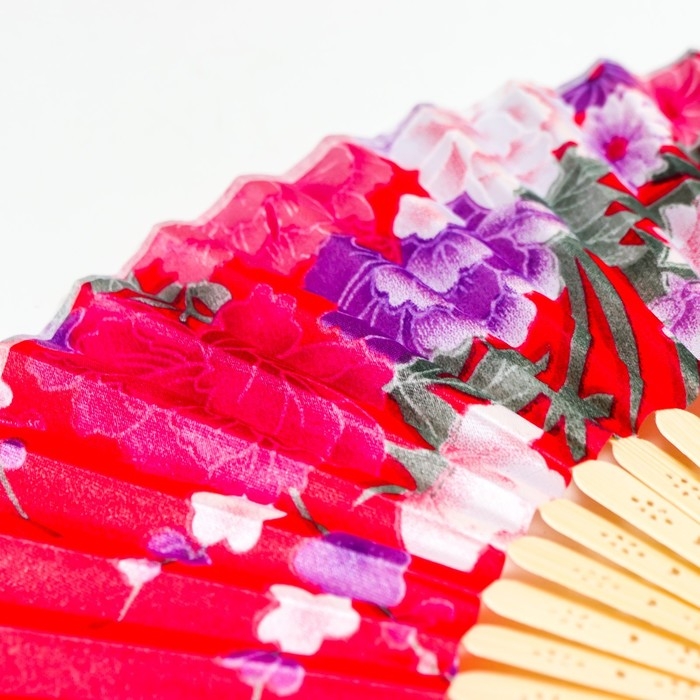 Веер бамбук, текстиль h=21 см  Веер бамбук, текстиль h=21 см "Цветы" с чехлом, красный