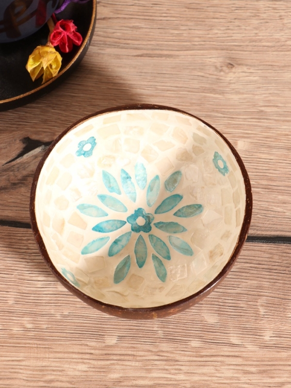 Чаша Чаша "Цветок" 14х14х6 см, кокос