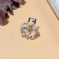 Крабик для волос &laquo;Мелани&raquo;, овал, 2.5 см, серебристо-белый