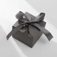 Коробочка подарочная складная «Сюрприз» 6×6×4.5, серый