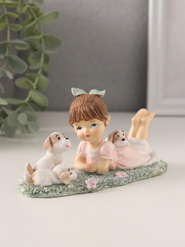 Сувенир полистоун Сувенир полистоун "Малышка в розовом платье на лужайке с щенятами" 13х6х7 см