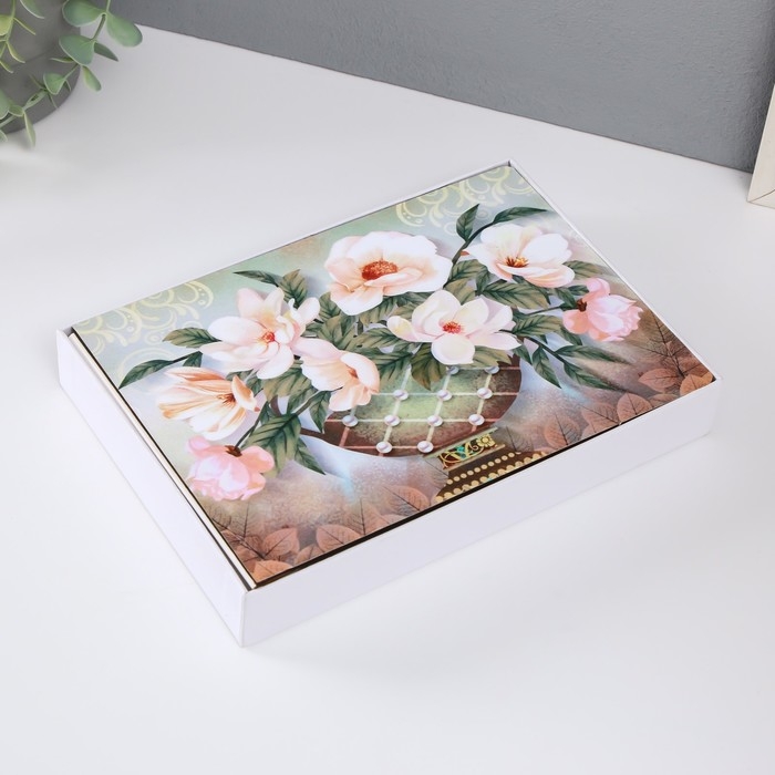 Фотоальбом на 50 фото 15х21 см Фотоальбом на 50 фото 15х21 см "Цветы в винтажной вазе" дерево, в коробке 4х26х18,5 см