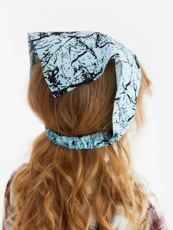 Косынка для девочки "Узор", цв. голубой, р-р 50, 100% п/э