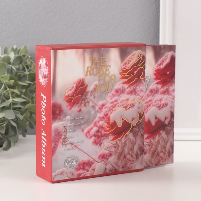 Фотоальбом на 40 фото 10х15 см "Розы в снегу" в коробке, золотая обводка 4,5х14х17 см