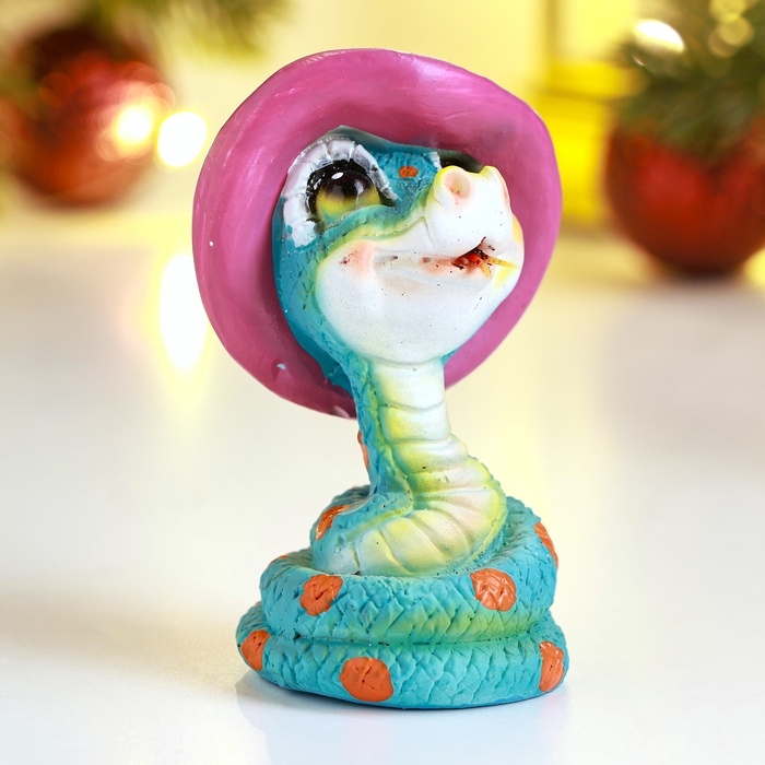 Новый год. Символ 2025. Фигура  Новый год. Символ 2025. Фигура "Змейка в шляпке" 4х6х6см, цветная