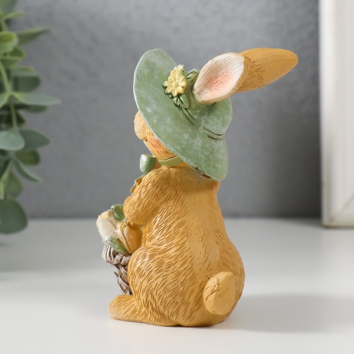 Сувенир полистоун Сувенир полистоун "Зайка в шляпке с корзинкой тюльпанов" 8х5,5х10,5 см